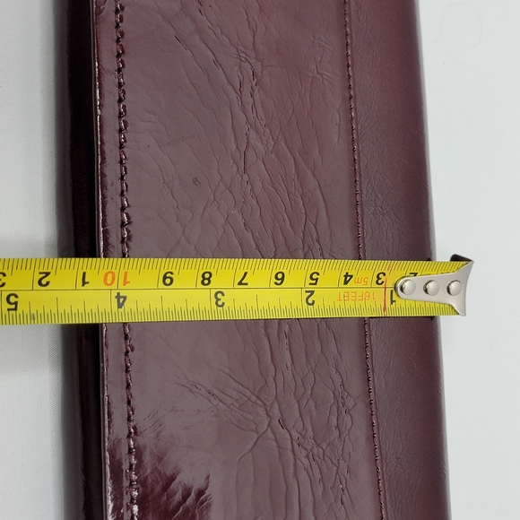 NEW NEW NEW!! Tre Vero Nubuck Leather Ox Blood Clutch Bag.‎ P123